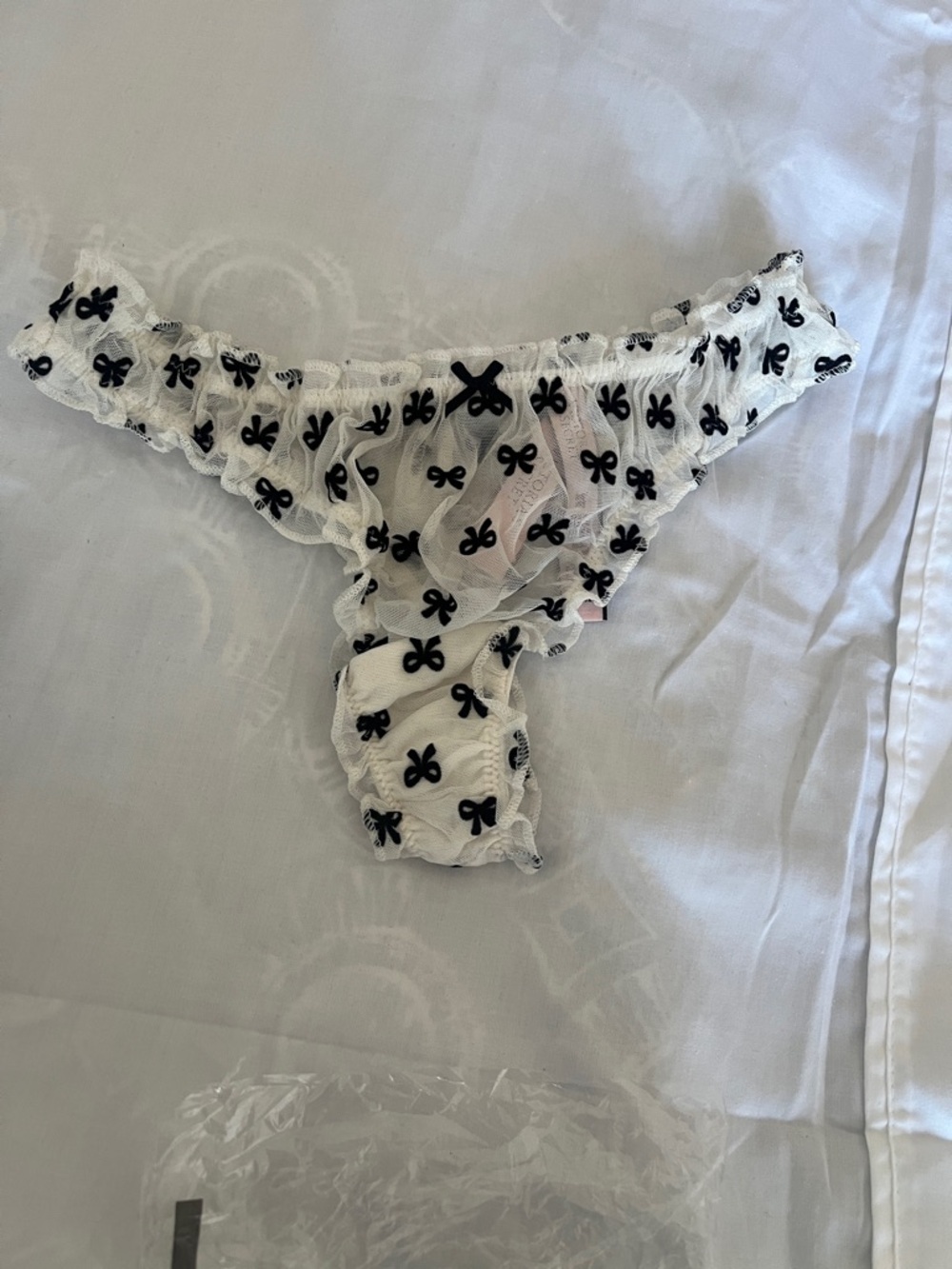 Victoria's Secret Dream Angels Ruffle Mesh Thong Panty NWT  size Medium